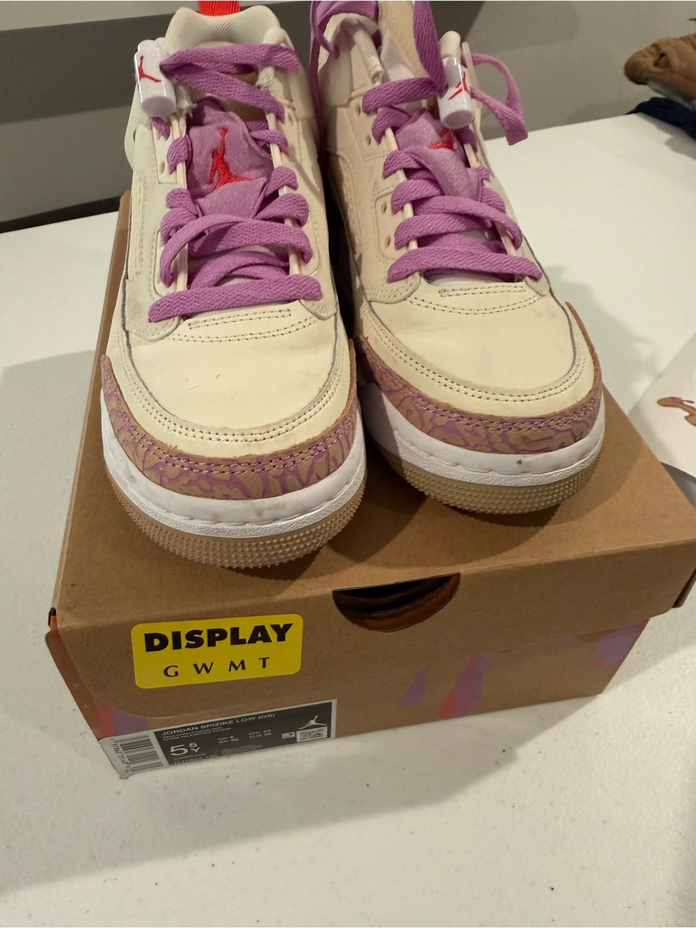 Jordan Spizike Low Kids Cream Sneakers Pale Ivory/Fusion Red